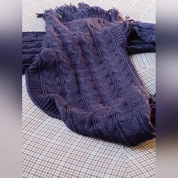 NWT Nordstrom Navy Blue Cable Knit Sweater Scarf Wrap with Fringe - Picture 4 of 7